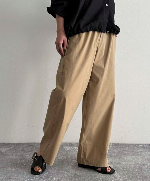 fredy emue（フレディエミュ）の「コットンナイロンストレッチセミワイドパンツ（その他パンツ・レディース・ブラック/カーキ/ベージュ/ピンク・36/38）」の10枚目の写真