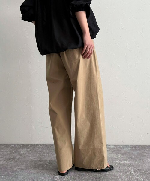 fredy emue（フレディエミュ）の「コットンナイロンストレッチセミワイドパンツ（その他パンツ・レディース・ブラック/カーキ/ベージュ/ピンク・36/38）」の12枚目の写真