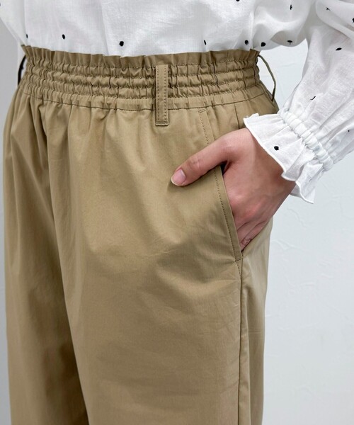 fredy emue（フレディエミュ）の「コットンナイロンストレッチセミワイドパンツ（その他パンツ・レディース・ブラック/カーキ/ベージュ/ピンク・36/38）」の5枚目の写真