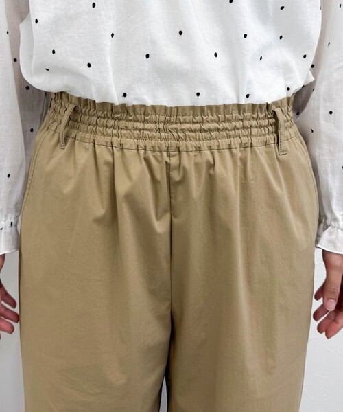fredy emue（フレディエミュ）の「コットンナイロンストレッチセミワイドパンツ（その他パンツ・レディース・ブラック/カーキ/ベージュ/ピンク・36/38）」の6枚目の写真