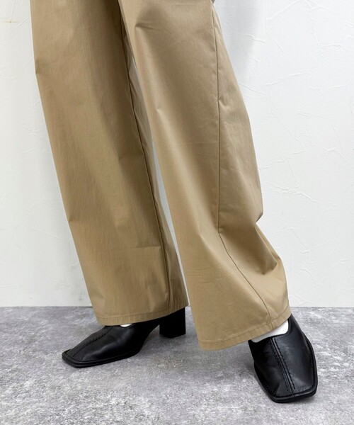 fredy emue（フレディエミュ）の「コットンナイロンストレッチセミワイドパンツ（その他パンツ・レディース・ブラック/カーキ/ベージュ/ピンク・36/38）」の8枚目の写真