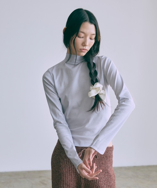 EN NEUME(エンノイム)の「Back Open Ribbon Tops(Tシャツ/カットソー・レディース・ブルー/アイボリー/ブラック・FREE)」の4枚目の写真