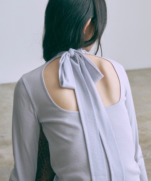EN NEUME(エンノイム)の「Back Open Ribbon Tops(Tシャツ/カットソー・レディース・ブルー/アイボリー/ブラック・FREE)」の8枚目の写真
