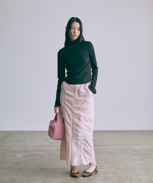 EN NEUME(エンノイム)の「Back Open Ribbon Tops(Tシャツ/カットソー・レディース・ブルー/アイボリー/ブラック・FREE)」の21枚目の写真