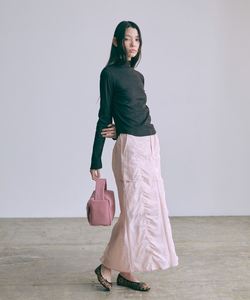 EN NEUME(エンノイム)の「Back Open Ribbon Tops(Tシャツ/カットソー・レディース・ブルー/アイボリー/ブラック・FREE)」の22枚目の写真