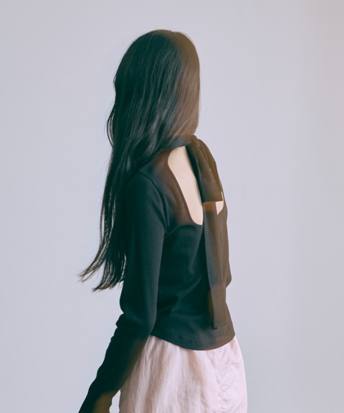 EN NEUME(エンノイム)の「Back Open Ribbon Tops(Tシャツ/カットソー・レディース・ブルー/アイボリー/ブラック・FREE)」の17枚目の写真