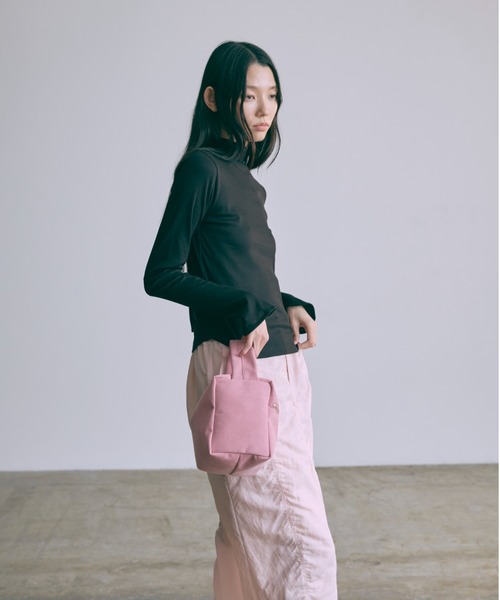 EN NEUME(エンノイム)の「Back Open Ribbon Tops(Tシャツ/カットソー・レディース・ブルー/アイボリー/ブラック・FREE)」の18枚目の写真