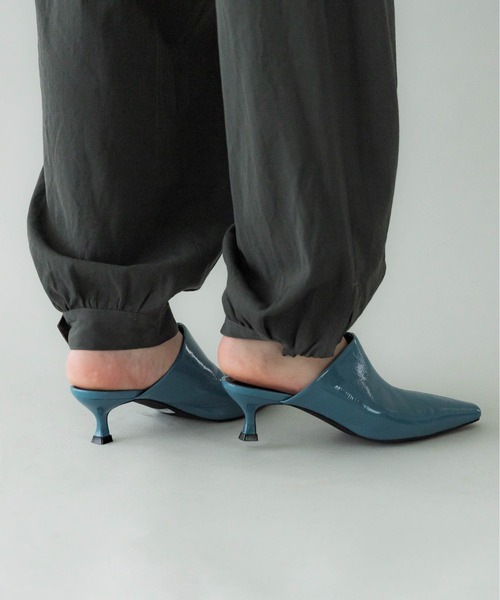 LE VERNIS(ル・ベルニ)の「LE VERNIS(ル・ベルニ)Cover mule(パンプス・レディース・ブルー/ベージュ・24/23.5/24.5)」の5枚目の写真