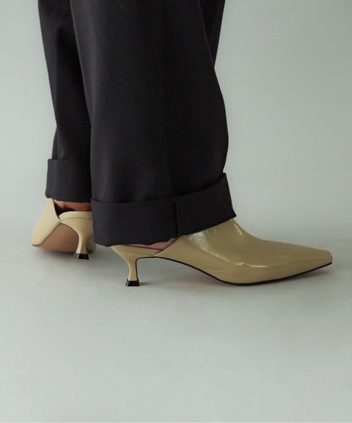 LE VERNIS(ル・ベルニ)の「LE VERNIS(ル・ベルニ)Cover mule(パンプス・レディース・ブルー/ベージュ・24/23.5/24.5)」の10枚目の写真