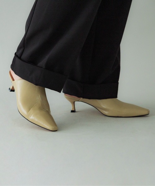 LE VERNIS(ル・ベルニ)の「LE VERNIS(ル・ベルニ)Cover mule(パンプス・レディース・ブルー/ベージュ・24/23.5/24.5)」の11枚目の写真