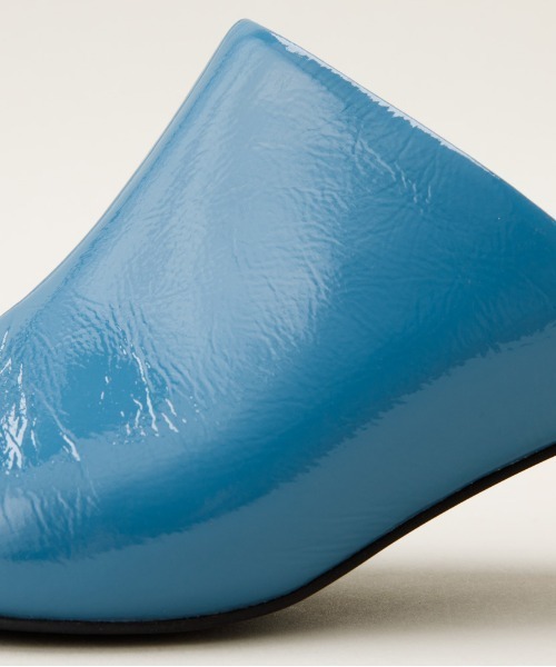 LE VERNIS(ル・ベルニ)の「LE VERNIS(ル・ベルニ)Cover mule(パンプス・レディース・ブルー/ベージュ・24/23.5/24.5)」の21枚目の写真