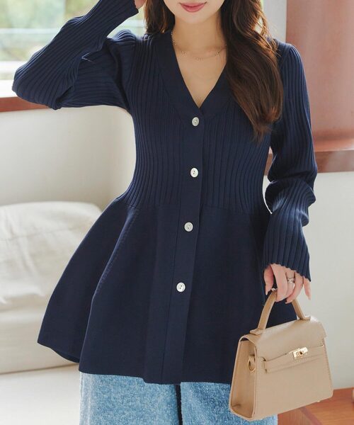 KOBE LETTUCE（コウベレタス）の「Vネックペプラムリブカーディガン（カーディガン/ボレロ・レディース・ネイビー/ホワイト/ピンク/ブラック/ブルー/ネイビー系/アイボリー/カーキ/ボルドー/ピンク系/ミント/グレー系・M）」の7枚目の写真