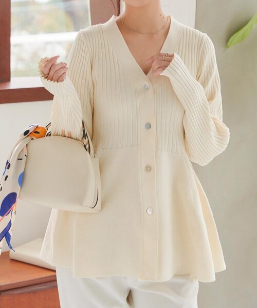 KOBE LETTUCE（コウベレタス）の「Vネックペプラムリブカーディガン（カーディガン/ボレロ・レディース・ネイビー/ホワイト/ピンク/ブラック/ブルー/ネイビー系/アイボリー/カーキ/ボルドー/ピンク系/ミント/グレー系・M）」の2枚目の写真