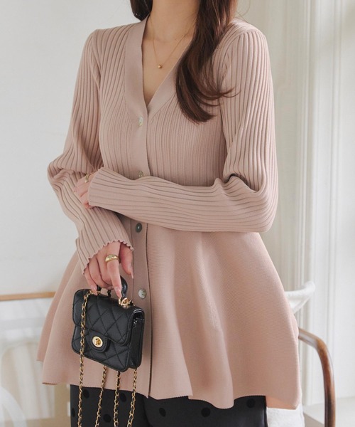 KOBE LETTUCE（コウベレタス）の「Vネックペプラムリブカーディガン（カーディガン/ボレロ・レディース・ネイビー/ホワイト/ピンク/ブラック/ブルー/ネイビー系/アイボリー/カーキ/ボルドー/ピンク系/ミント/グレー系・M）」の20枚目の写真