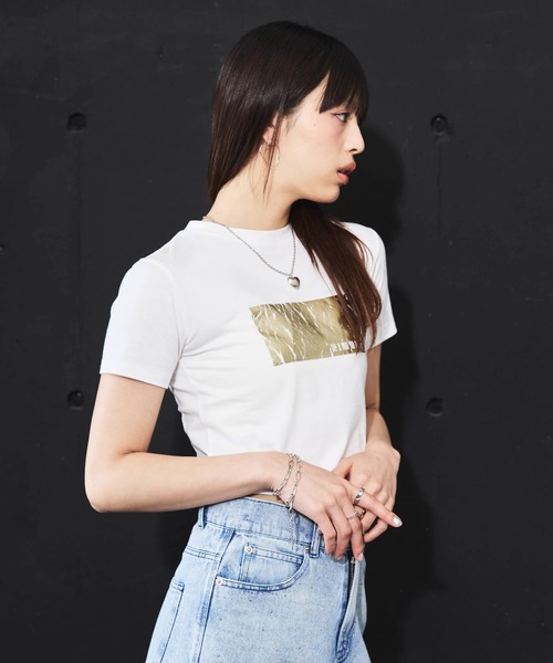 DIP IN CHOCOLATE(ディップインチョコレート)の「箔プリントクロップドTシャツ【DIP IN CHOCOLATE】(Tシャツ/カットソー・レディース・ブラック/ピンク/ゴールド/シルバーグレー・F)」の21枚目の写真