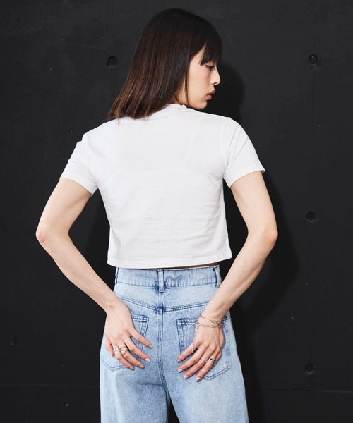 DIP IN CHOCOLATE(ディップインチョコレート)の「箔プリントクロップドTシャツ【DIP IN CHOCOLATE】(Tシャツ/カットソー・レディース・ブラック/ピンク/ゴールド/シルバーグレー・F)」の17枚目の写真
