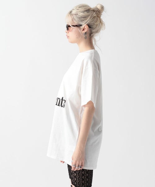 FOREVER 21（フォーエバー トゥエンティーワン）の「【2025SS】レタリングロゴビッグTシャツ（Tシャツ/カットソー・レディース・ブラック/グレー/ナチュラル・FREE）」の19枚目の写真