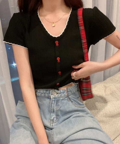 SHEPP(シープ)の「配色 ボタン リブ メロウデザイン ニットソー(Tシャツ/カットソー・レディース・ブラック/ホワイト/レッド・F)」の2枚目の写真