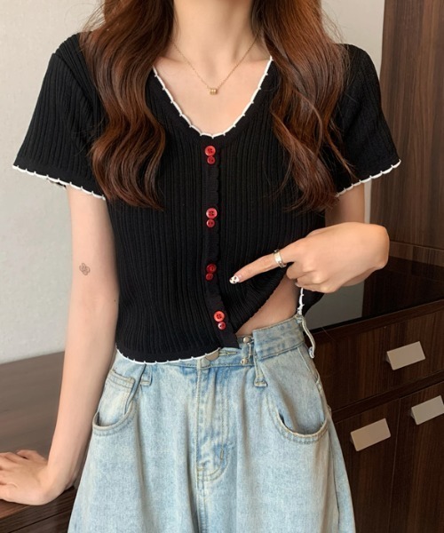 SHEPP(シープ)の「配色 ボタン リブ メロウデザイン ニットソー(Tシャツ/カットソー・レディース・ブラック/ホワイト/レッド・F)」の10枚目の写真