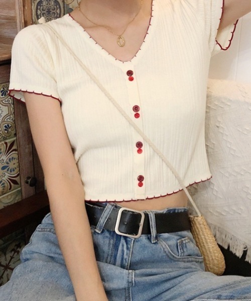 SHEPP(シープ)の「配色 ボタン リブ メロウデザイン ニットソー(Tシャツ/カットソー・レディース・ブラック/ホワイト/レッド・F)」の7枚目の写真