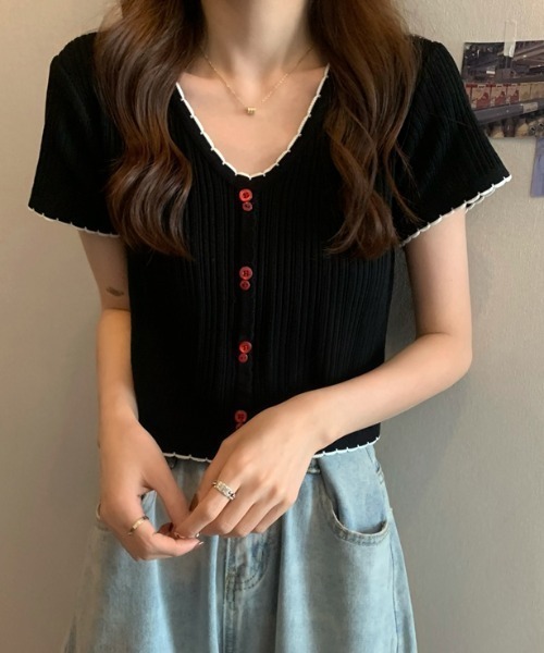 SHEPP(シープ)の「配色 ボタン リブ メロウデザイン ニットソー(Tシャツ/カットソー・レディース・ブラック/ホワイト/レッド・F)」の12枚目の写真