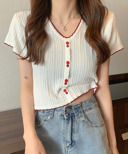 SHEPP(シープ)の「配色 ボタン リブ メロウデザイン ニットソー(Tシャツ/カットソー・レディース・ブラック/ホワイト/レッド・F)」の4枚目の写真