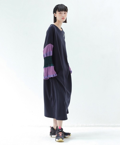 bedsidedrama（ベットサイドドラマ）の「Drift Sleeve Dress（ワンピース・レディース・ブラック/ネイビー・1）」の5枚目の写真