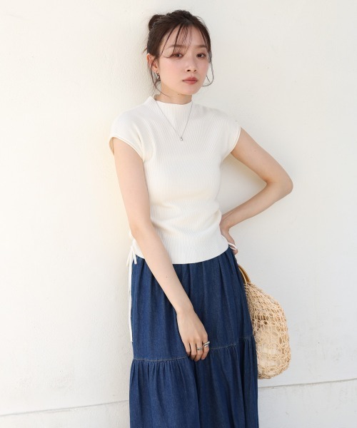 Bab(バブ)の「プチハイネックサイドシャーリングトップス(Tシャツ/カットソー・レディース・グレー/ブラック/アイボリー/ブラウン・M)」の7枚目の写真