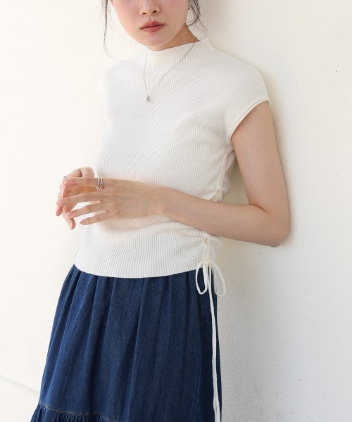 Bab(バブ)の「プチハイネックサイドシャーリングトップス(Tシャツ/カットソー・レディース・グレー/ブラック/アイボリー/ブラウン・M)」の10枚目の写真