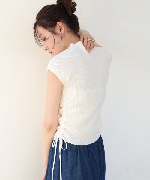 Bab(バブ)の「プチハイネックサイドシャーリングトップス(Tシャツ/カットソー・レディース・グレー/ブラック/アイボリー/ブラウン・M)」の11枚目の写真