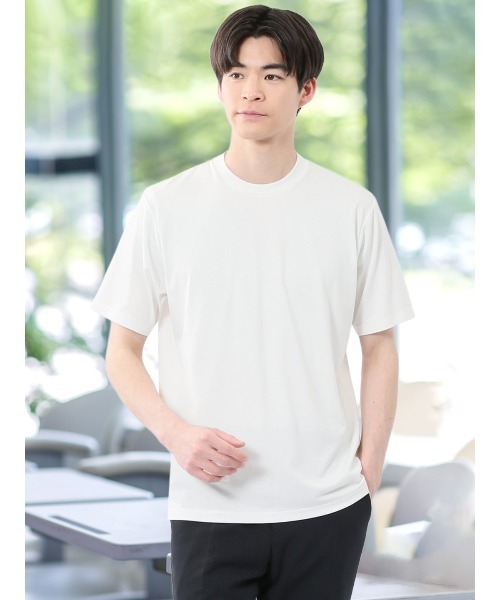 TAKA-Q（タカキュー）の「【接触冷感 ストレッチ】タカキュー スロープネック 半袖Tシャツ（Tシャツ/カットソー・メンズ・ネイビー/ブラック/グレー/ホワイト・MEDIUM/LARGE/X-LARGE/S）」の2枚目の写真