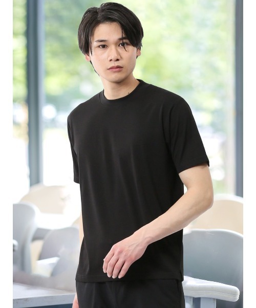 TAKA-Q（タカキュー）の「【接触冷感 ストレッチ】タカキュー スロープネック 半袖Tシャツ（Tシャツ/カットソー・メンズ・ネイビー/ブラック/グレー/ホワイト・MEDIUM/LARGE/X-LARGE/S）」の3枚目の写真