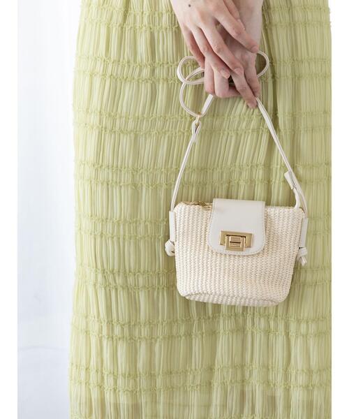 Te chichi TERRASSE(テチチテラス)の「雑材ミニショルダーバッグ《2025summer catalog item》(ハンドバッグ・レディース・オフホワイト/ブラック・F)」の4枚目の写真