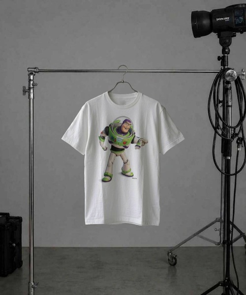 Disney(ディズニー)の「Toy Story / Tee / Buzz Lightyear(Tシャツ/カットソー・メンズ・ホワイト/ブラック・LARGE/MEDIUM/SHORT/X-LARGE)」の1枚目の写真