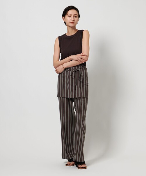 TO UNITED ARROWS（トゥーユナイテッドアローズ）の「【別注】＜CURRENTAGE for TO UNITED ARROWS＞ストライプ パンツ（その他パンツ・レディース・ダークブラウン・FREE）」の2枚目の写真