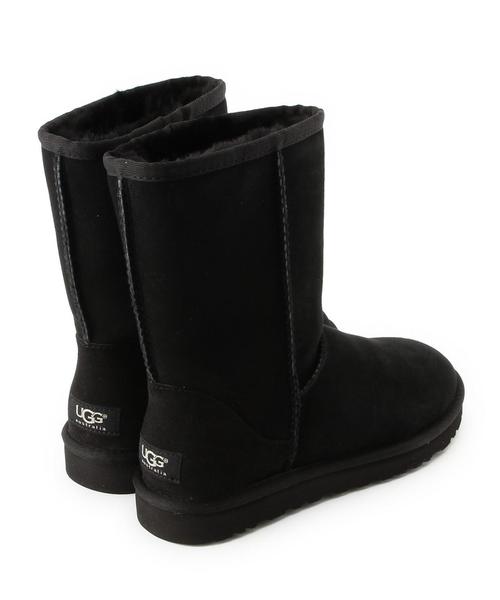 UGG Australia(アグオーストラリア)の「アグ/UGG ClassicShort(ブーツ・レディース・ブラック・7/6/8)」の4枚目の写真