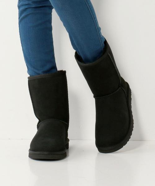 UGG Australia(アグオーストラリア)の「アグ/UGG ClassicShort(ブーツ・レディース・ブラック・7/6/8)」の7枚目の写真