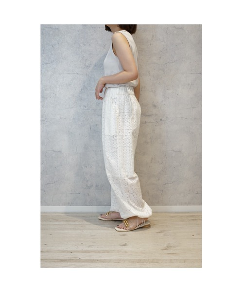 JETSET SOLO PLUS (ジェットセットソロプラス)の「【INDUS luxury for JETSET SOLO PLUS】カットワークレースドロストヘムパンツ(その他パンツ・レディース・オフホワイト/ブラック・FREE)」の4枚目の写真