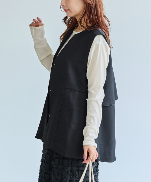 LAVEANGE（ラビアンジェ）の「【好機能シリーズ】抗菌/防臭/防シワ/メロウフリルベスト（ベスト・レディース・ブラック/ベージュ・M/LL/3L/4L/5L）」の4枚目の写真