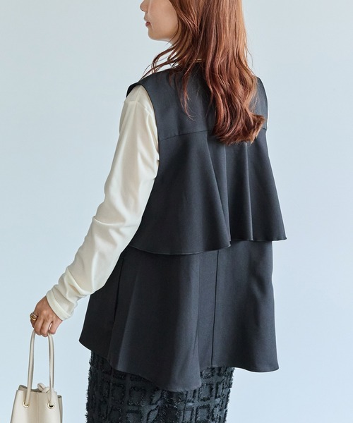 LAVEANGE（ラビアンジェ）の「【好機能シリーズ】抗菌/防臭/防シワ/メロウフリルベスト（ベスト・レディース・ブラック/ベージュ・M/LL/3L/4L/5L）」の5枚目の写真