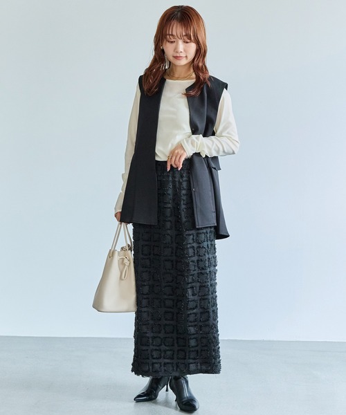 LAVEANGE（ラビアンジェ）の「【好機能シリーズ】抗菌/防臭/防シワ/メロウフリルベスト（ベスト・レディース・ブラック/ベージュ・M/LL/3L/4L/5L）」の7枚目の写真