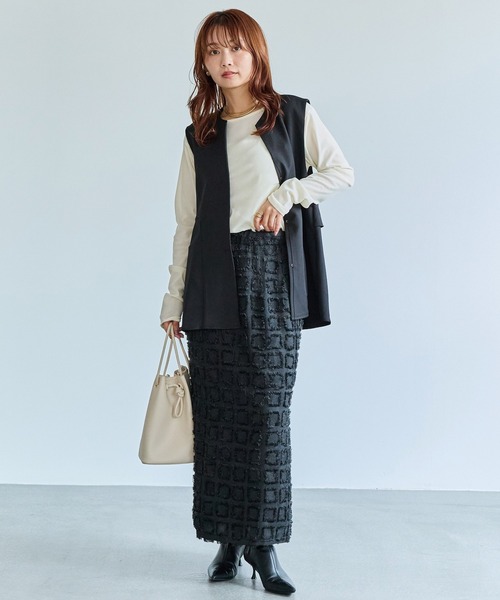 LAVEANGE（ラビアンジェ）の「【好機能シリーズ】抗菌/防臭/防シワ/メロウフリルベスト（ベスト・レディース・ブラック/ベージュ・M/LL/3L/4L/5L）」の8枚目の写真