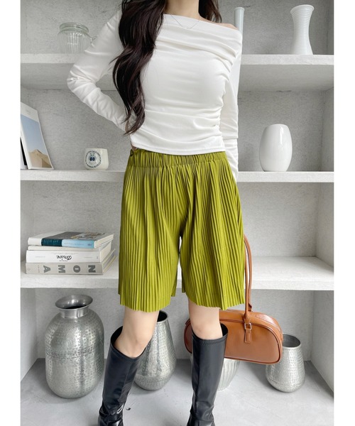 TREOVER(トレオーバー)の「ウエスト総ゴムでらくちん♪ ハーフ丈 プリーツパンツ(その他パンツ・レディース・ブラック/グリーン・FREE)」の19枚目の写真