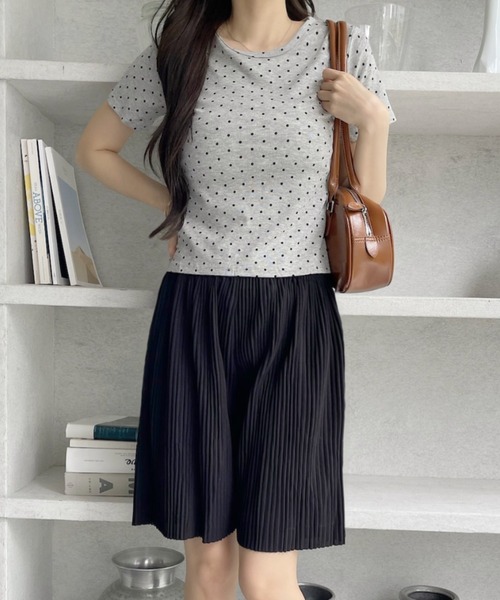 TREOVER(トレオーバー)の「ウエスト総ゴムでらくちん♪ ハーフ丈 プリーツパンツ(その他パンツ・レディース・ブラック/グリーン・FREE)」の3枚目の写真