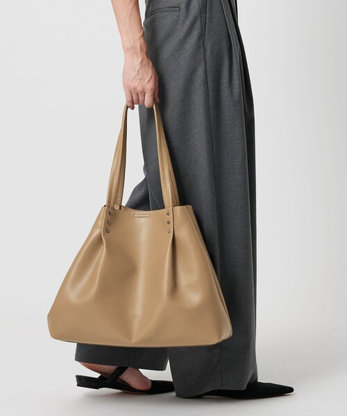 BEAUTY&YOUTH UNITED ARROWS（ビューティーアンドユースユナイテッドアローズ）の「タック トートバッグ -2WAY-（トートバッグ・レディース・ブラック/モカ・FREE）」の10枚目の写真