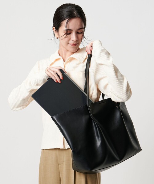 BEAUTY&YOUTH UNITED ARROWS（ビューティーアンドユースユナイテッドアローズ）の「タック トートバッグ -2WAY-（トートバッグ・レディース・ブラック/モカ・FREE）」の13枚目の写真