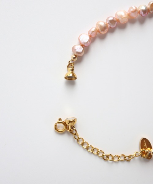 TUWAKRIM（トゥワクリム）の「【TUWAKRIM】リップルバロックブレスレット（ブレスレット・レディース・オフホワイト/ピンク/グレー・MEDIUM）」の7枚目の写真