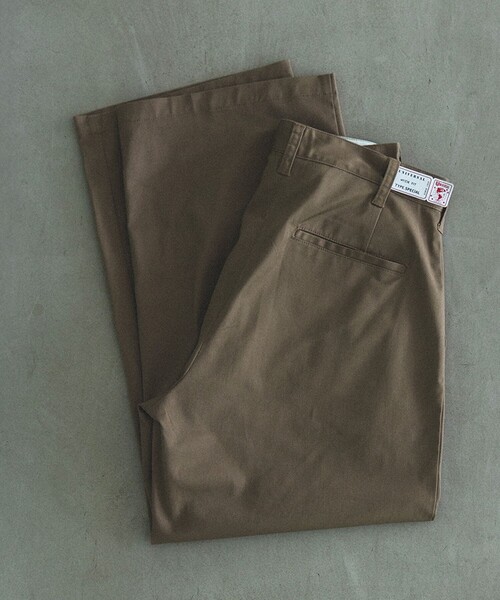 UNIVERSAL OVERALL（ユニバーサルオーバーオール）の「【別注】UNIVERSAL OVERALL / ワイド パンツ（その他パンツ・メンズ・ベージュ/ブラック・S/M/L/XL）」の13枚目の写真
