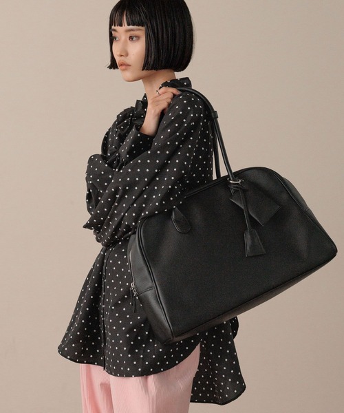 LOWRYS FARM（ローリーズファーム）の「チャームツキＢＩＧボストン　581122（ショルダーバッグ・レディース・ブラック/ブラウン・FREE）」の2枚目の写真