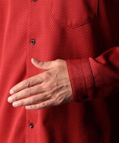 NICOLE CLUB FOR MEN（ニコルクラブフォーメン）の「ジオメトリックスタンドボタンダウンシャツ（シャツ/ブラウス・メンズ・ブラック系/ブルー系/オレンジ系/ホワイト系・MEDIUM/LARGE/X-LARGE）」の13枚目の写真